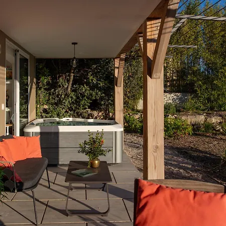 2 Pieces Terrasse Jacuzzi Privatif Dans A 5 Minutes De Sophia Antipolis